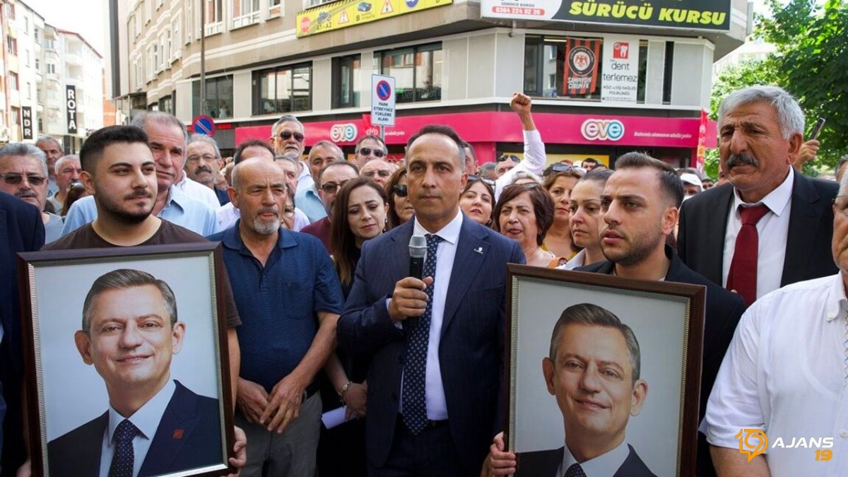 CHP'de Şok Ayrılık! İl Başkanı ve Kadroları 'Umut' Mesajıyla YENİ Parti'ye Geçti!