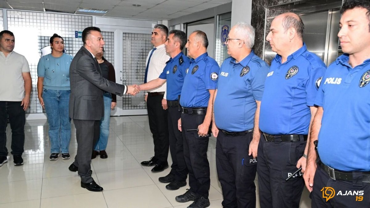 Veda Vakti! Çorum'un Emniyet Müdürü Arif Pehlivan'dan Personeline Duygusal Veda: Yeni Görev Nerede Bekliyor?