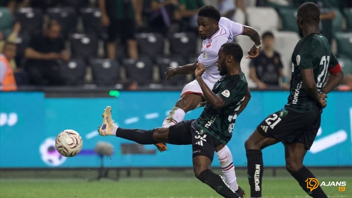 Samsunspor'da Çöküş Başlıyor! Kocaelispor Mağlubiyetiyle Üst Üste İkinci Darbe: Samsunspor'u Neler Bekliyor?
