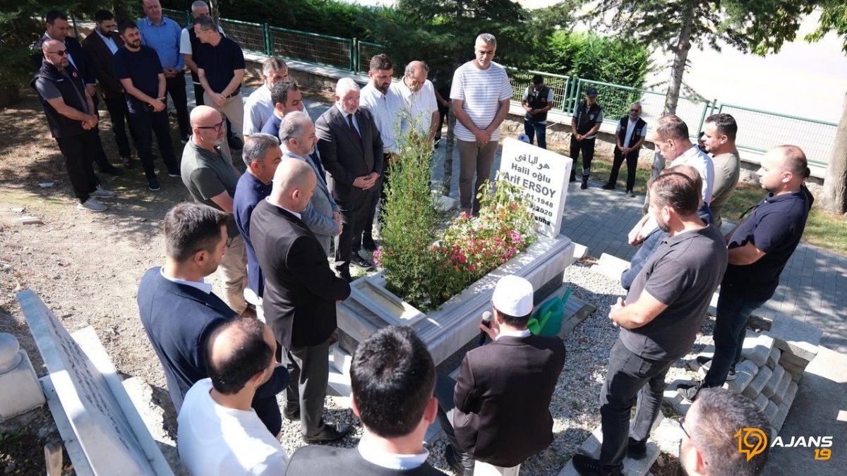 Profesör Arif Ersoy Unutulmadı: Vefatının 6. Yılında Kabri Başında Duygusal Anlar Yaşandı!