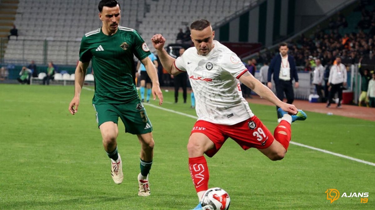 Arca Çorum FK'nın Yıldız İsmi Erkan Kaş'tan Sürpriz Transfer: Yeni Adresi 1. Lig'de Hangi Kulüp Oldu?
