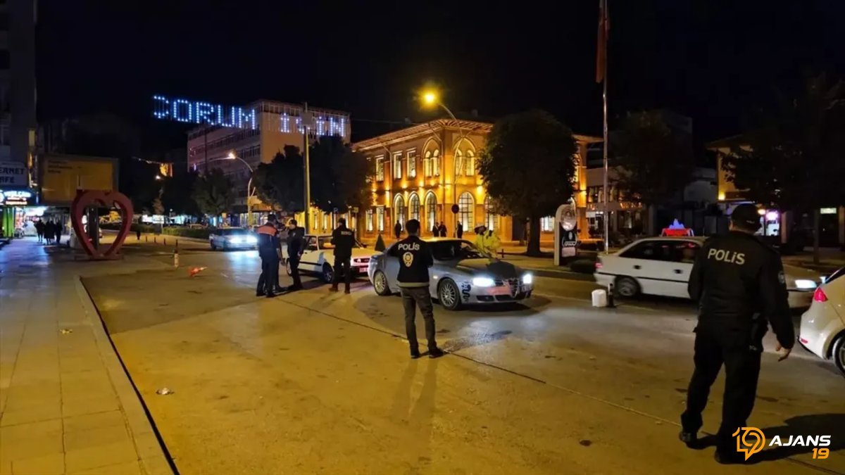 Çorum Sokaklarında Neler Oluyor? Polisten Nefes Kesen Operasyon: Silahlar ve Uyuşturucu Cepleri Ele Geçirildi!