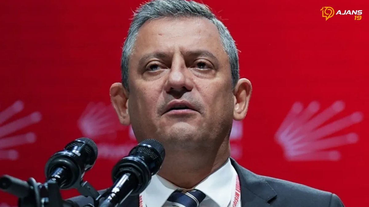CHP'deki Çalkantıların Gölgesinde: Özgür Özel'in Siyasi Gelecek Hamleleri Gündemde