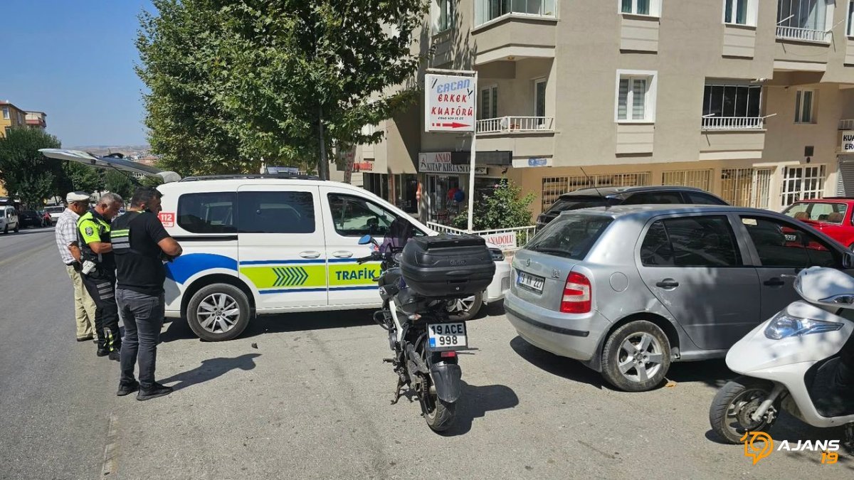 Çorum'da Akılalmaz Kaza: Otomobil Motosikletle Böyle Tanıştı, Sonrası Yürekleri Ağza Getirdi!