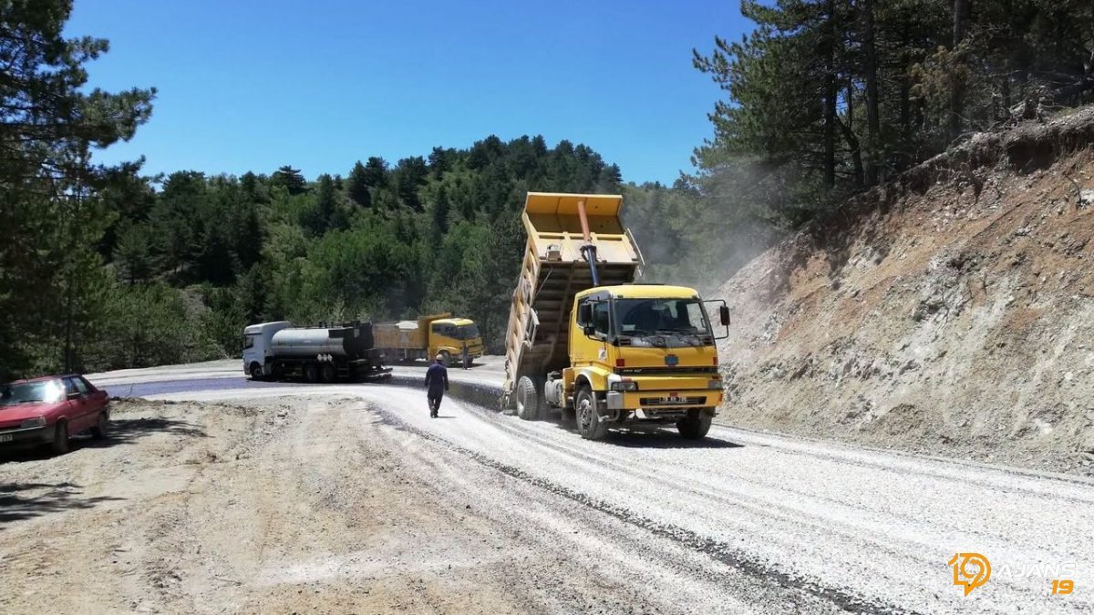 Sungurlu Köy Yolları Nefes Alıyor: Asfalt Hamlesiyle Ulaşım Devrimi Geliyor!