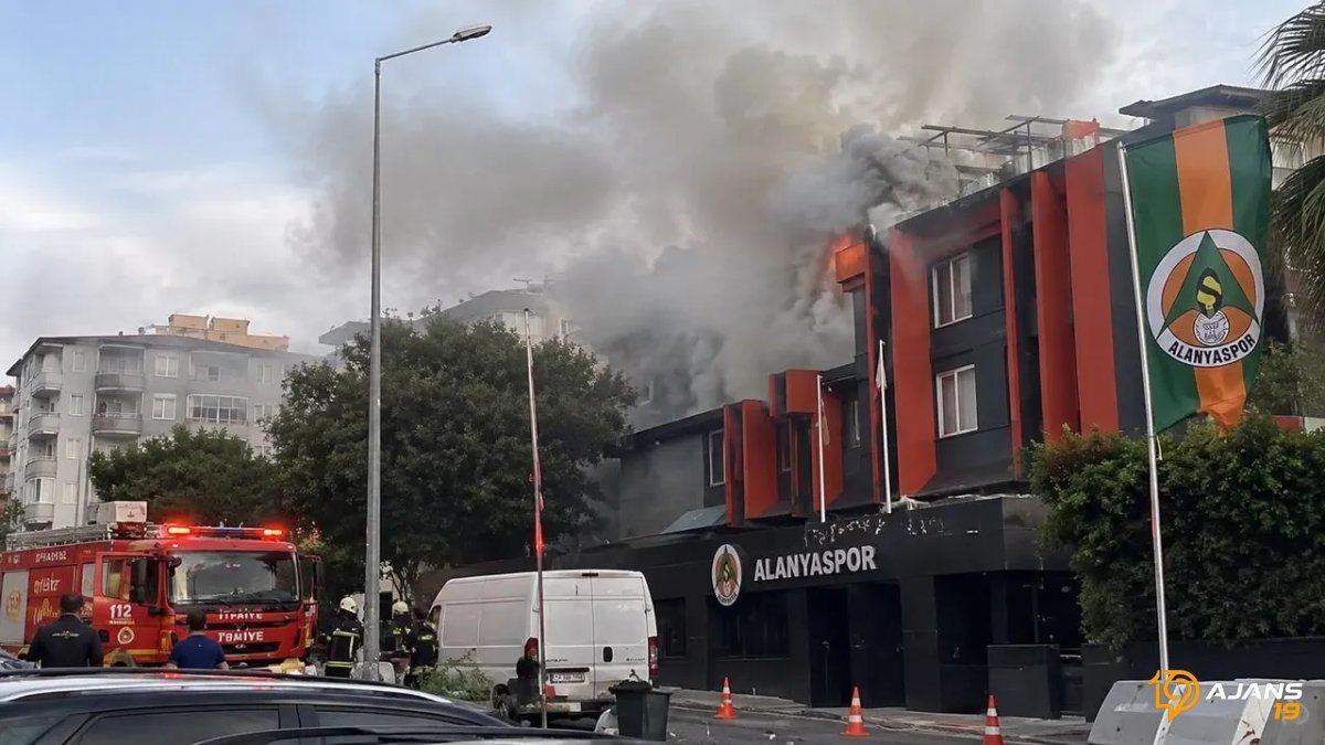 Alanyaspor Kulüp Binası Alevlere Teslim Oldu: Sahaya İnmeden Büyük Panik!
