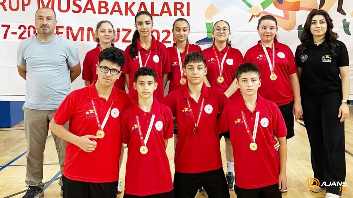 Milli Badmintoncular Tarihe Geçti: Yarı Final Heyecanı Dorukta!
