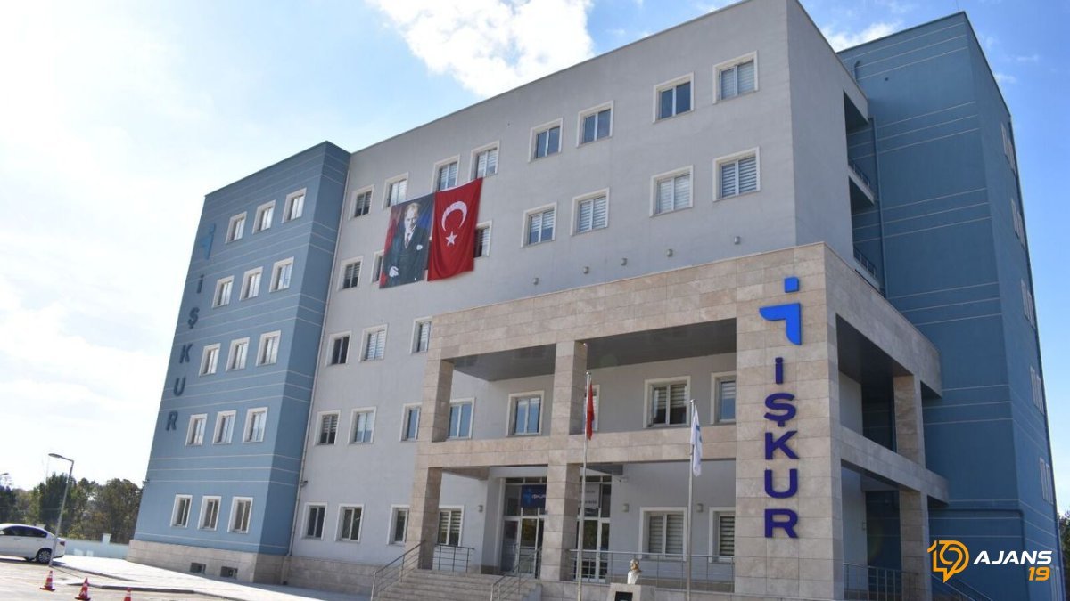 Çorum'da Binlerce Kişiye Umut Olacak Dev Proje Başlıyor: 80 Genç Spor Tesislerinde Göreve Hazırlanıyor!