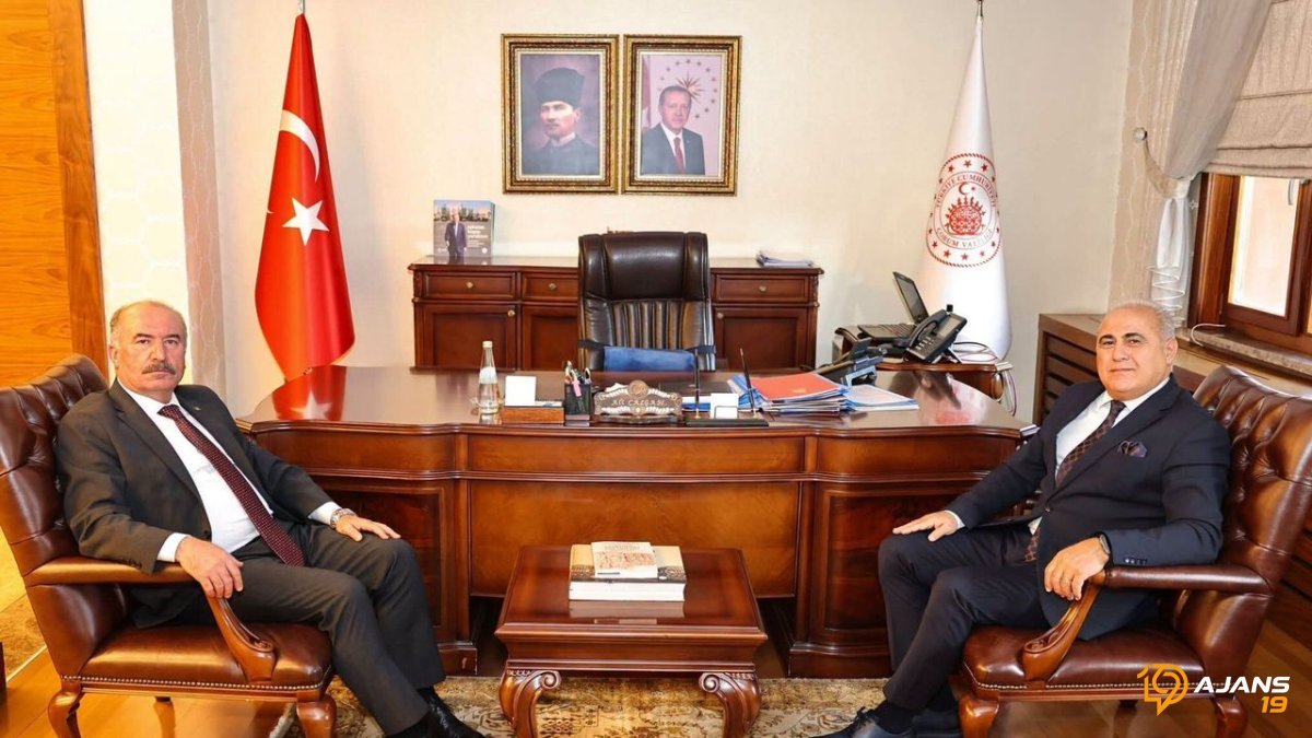 Çorum'un Tanıtımı İçin Kritik Ziyaret: Vakıf Başkanı Vali Çalgan ile Buluştu! Projeler Masaya Yatırıldı