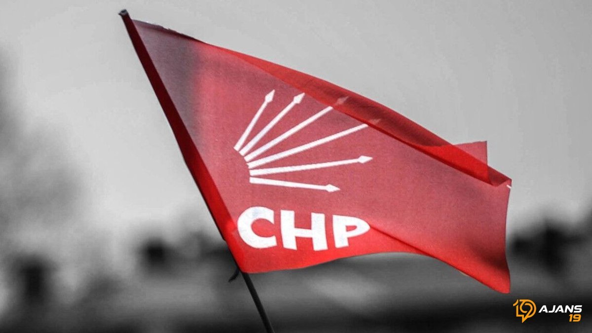 CHP'de FETİH Harekatı Başladı: Çorum'dan İlk İstifa! Özgür Özel'in Hamlesi Şok Yarattı