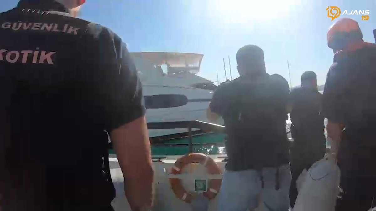 Yunanistan'dan İzmir'e Uyuşturucu Kuryeleri Yakalandı: Tekne Dolusu Zehir Ele Geçirildi!
