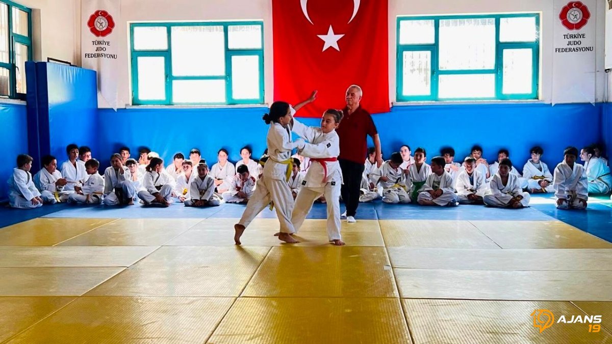 Yaz Spor Okulları Sahne Aldı: Genç Judo Yıldızları Madalya İçin Kıyasıya Yarıştı!