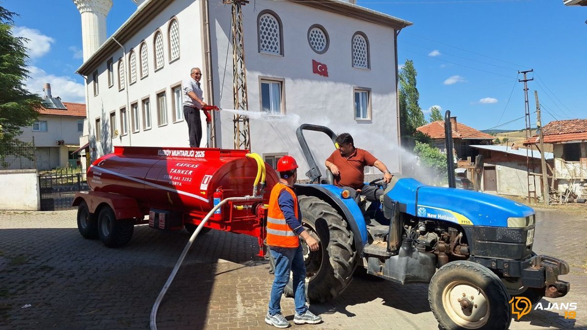 Hayırsever vatandaş bağışladı: Köylüler kurban kesip kutladılar