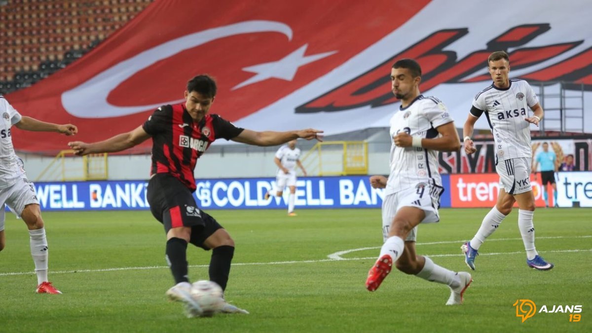 Futbolda Sürpriz Sonuç: Kasımpaşa Deplasmanda Galip Gelerek Liderlik Yarışına Ortak Oldu!