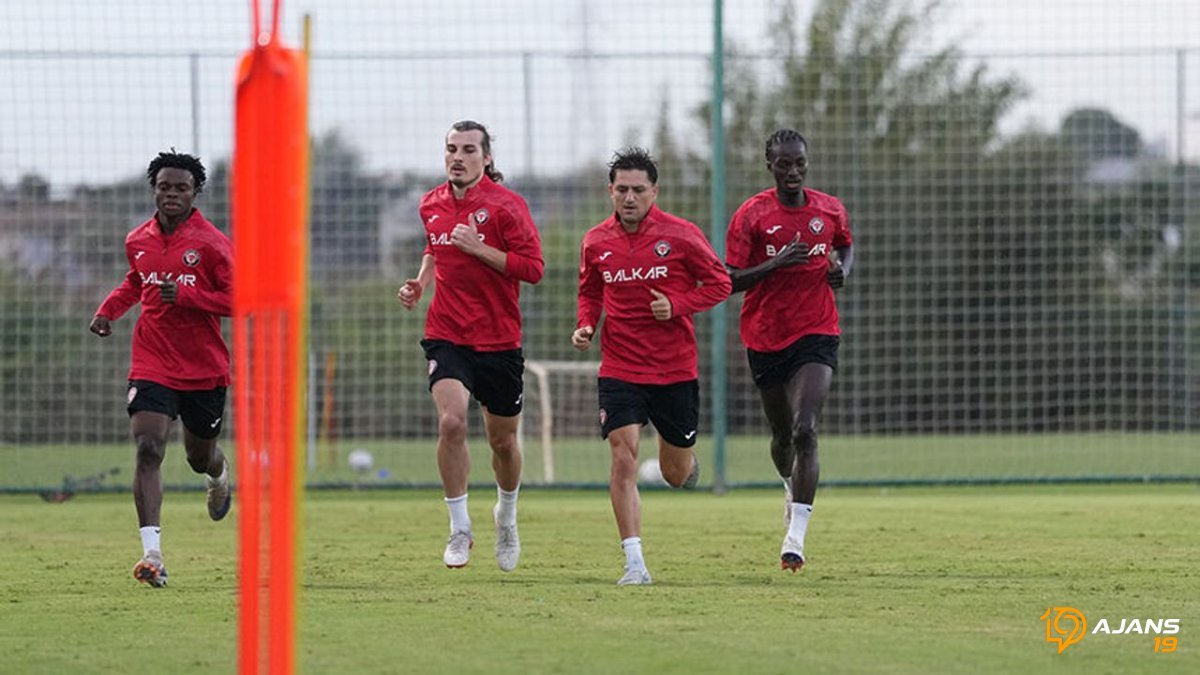 ARCA Çorum FK'dan Sürpriz Hamle! Gaziantep Maçı Öncesi Antalya'da Neler Oluyor?