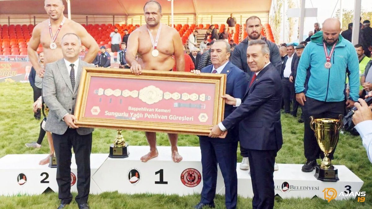 Sungurlu'da Altın Kemer Kimin Oldu? Başpehlivanlık İçin Nefes Kesen Rekabet Sonuçlandı!