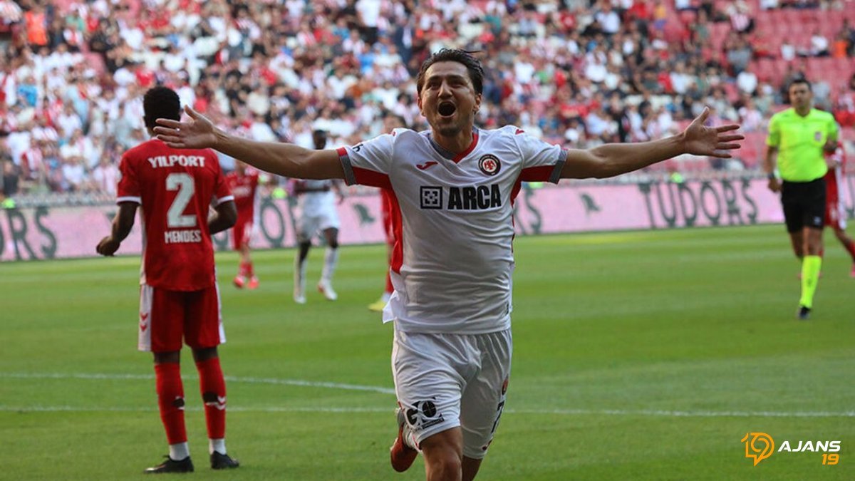 Süper Lig'de 6 Haftada 5 Füze! Arca Çorum FK'dan Ceza Sahası Dışı Rekoru!