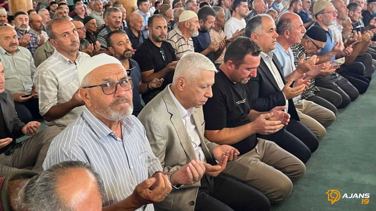 30 Ağustos'ta Unutulmayan Kahramanlar: Şehitlerimiz Ulucami'de Dualarla Anıldı!