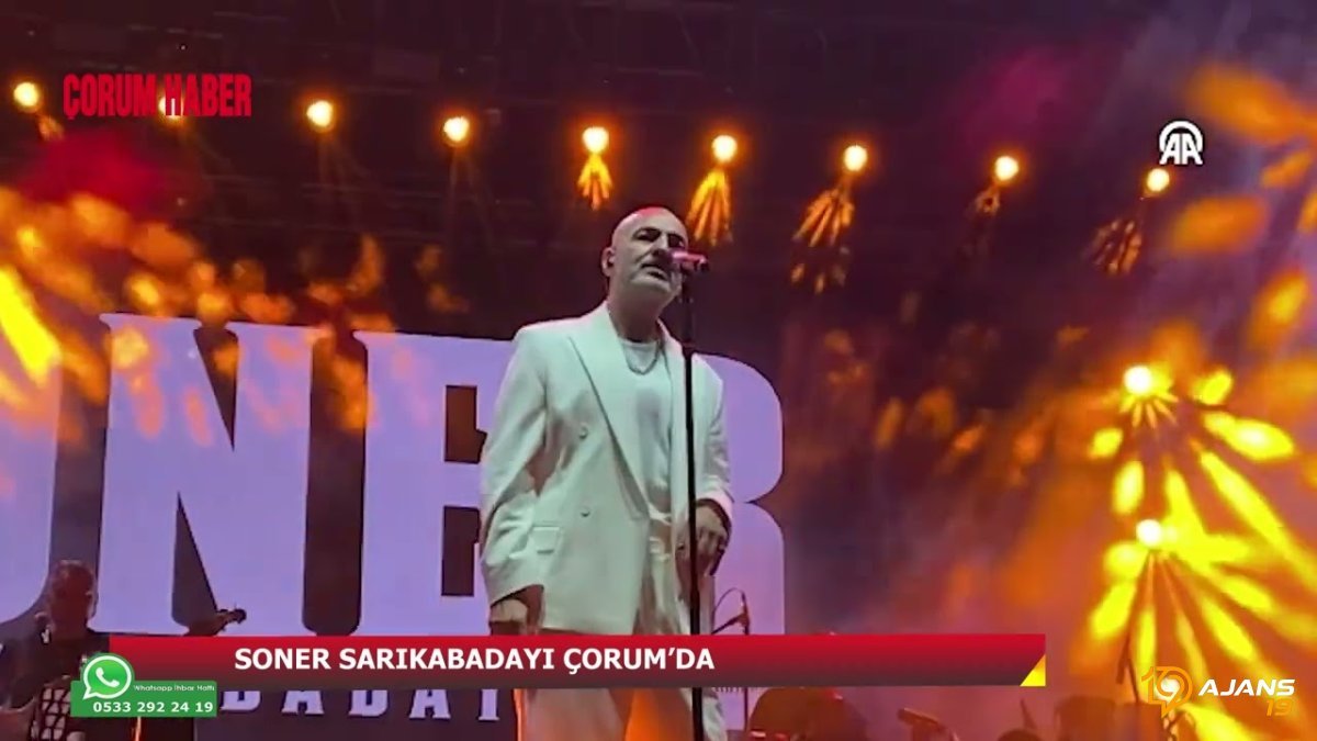 Soner Sarıkabadayı'dan Çorum Konseri: Sahne Şovuyla Hayranlarını Büyüledi!