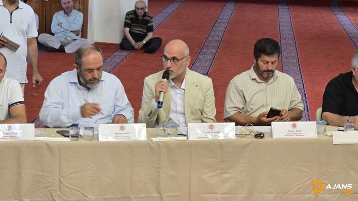 Okuldan Yükselen Ses: Ezanı En Güzel Okuyan O Lider Çıktı!