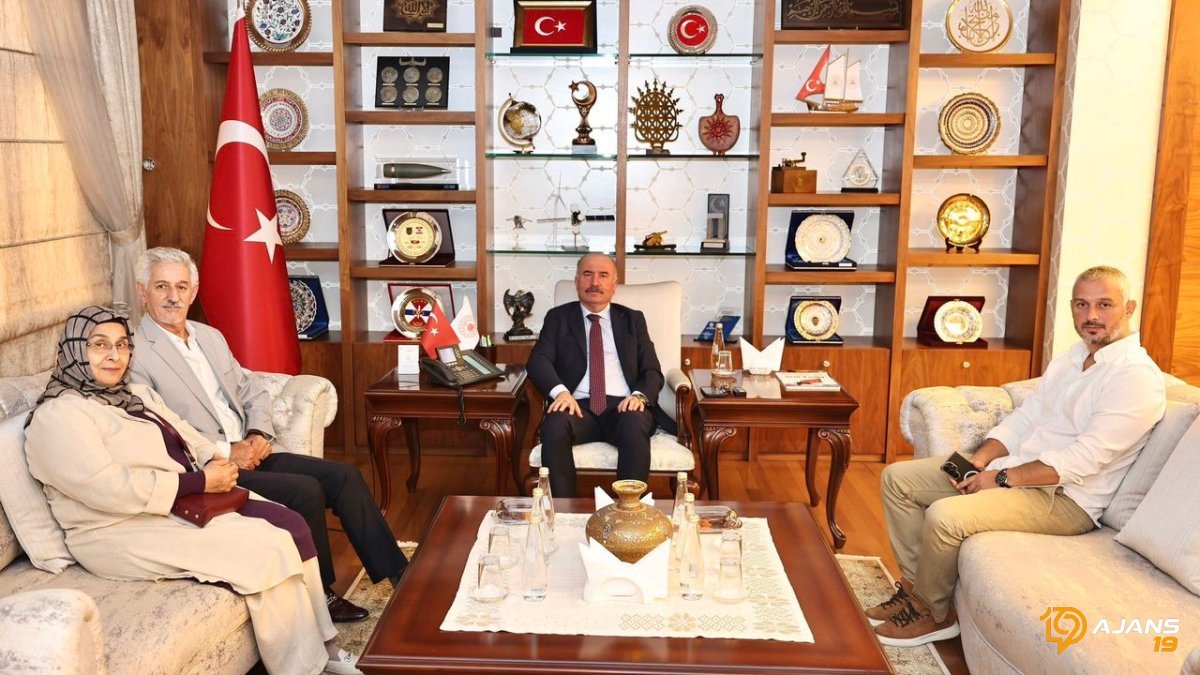 Amasya'nın Akademik Zirvesi Vali Çalgan'ı Ziyaret Etti: Karabay Ailesinden Dikkat Çeken Buluşma!