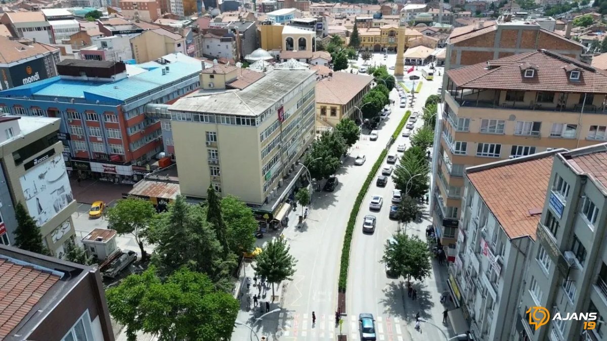 Çorum'un Kalbi Yeniden Atıyor: Gazi Caddesi Nefes Kesen Dönüşüme Giriyor!