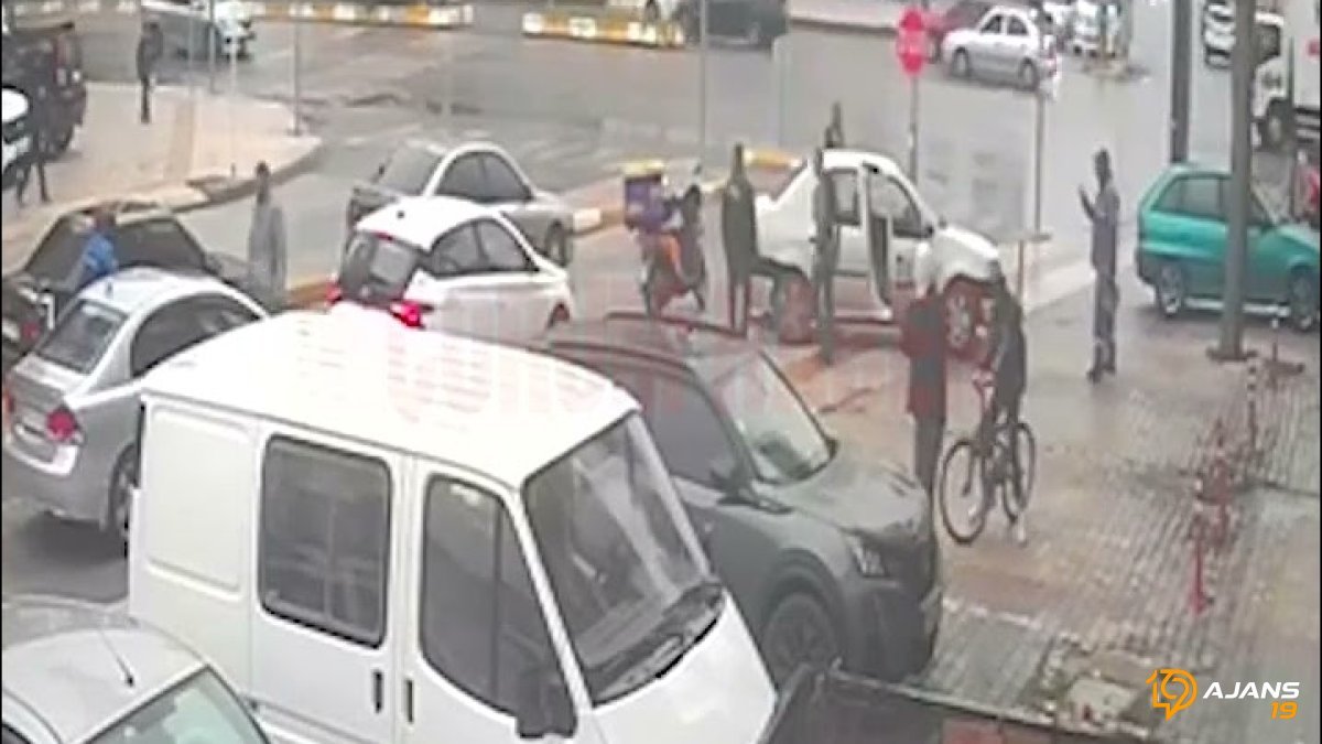 Çorum'da Yol Verme Tartışması Kanlı Bitti: Tekmeler, Yumruklar Havada Uçuştu!