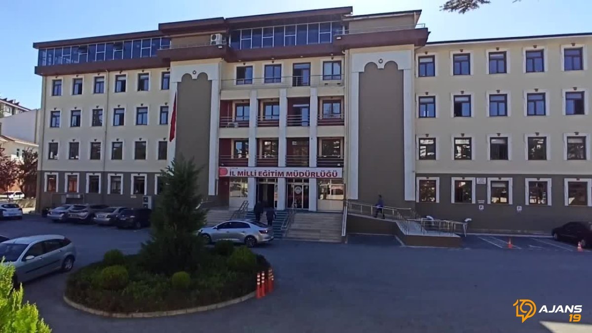 YKS'de Çorum'dan Tarihi Başarı! Bir Öğrenci Tüm Türkiye'yi Geride Bıraktı, İşte O İsim ve Sıralaması!