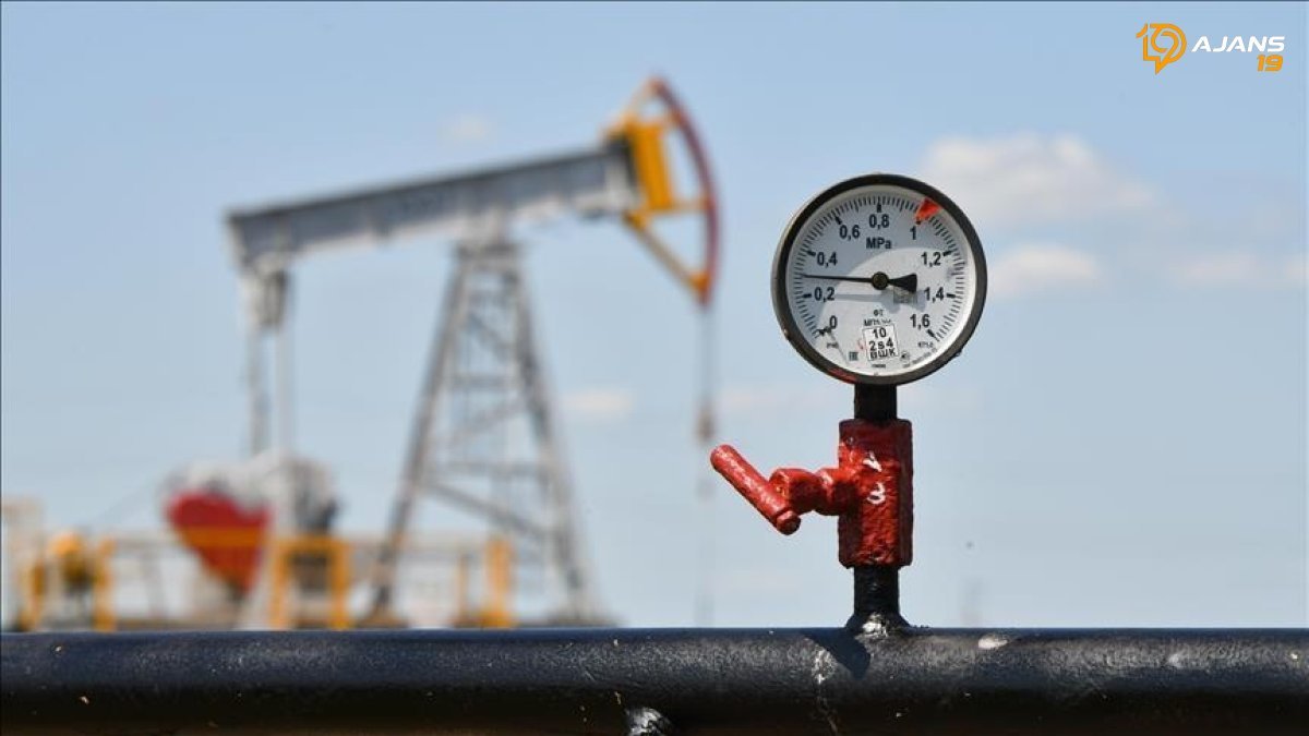 Petrol Fiyatlarında Ani Çakılma: ABD-İran Yumuşaması Küresel Piyasaları Nasıl Salladı?