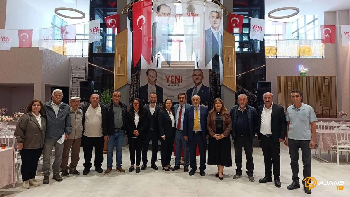 Özgür Özel'in Yeni Partisinde Kongre Fırtınası: İlk İlçe Tamamlandı, Sırada Hangi İlçeler Var?
