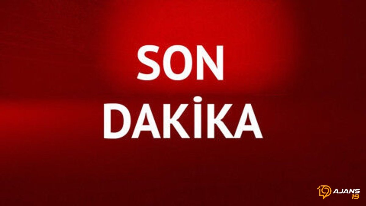 Ahmet Davutoğlu'ndan Siyasi Arena İçin Şok Karar: Gelecek Partisi'nin Faaliyetleri Durduruldu!