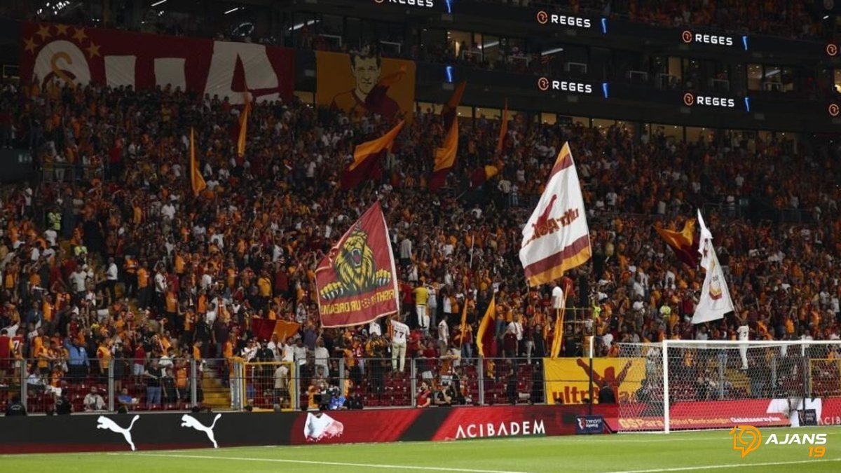 Galatasaray Taraftarından Şok Tepki: "Yönetim İstifa" Sesleri Yükseldi!